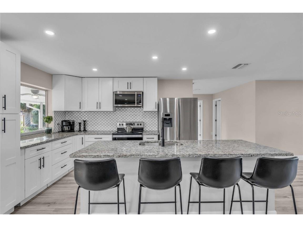 2544 Carlisle Place Sarasota FL 34231 A4665872 image10