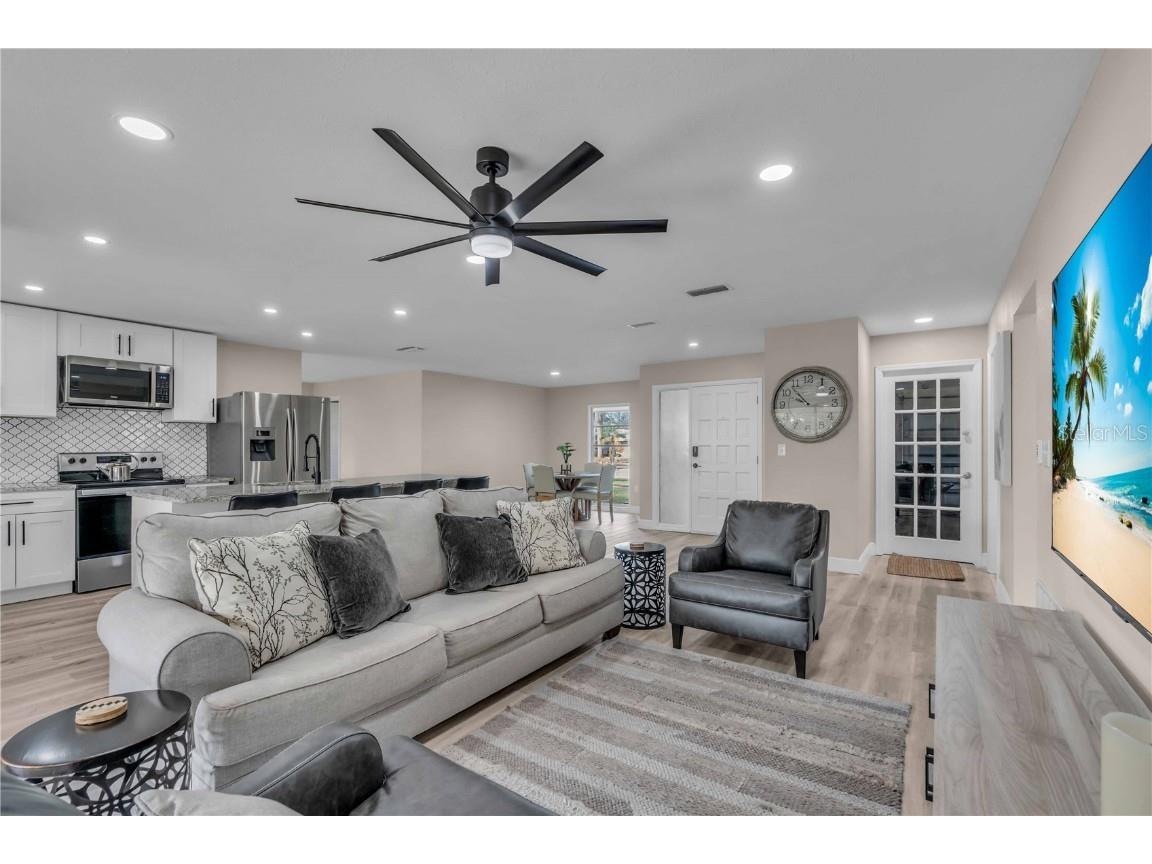 2544 Carlisle Place Sarasota FL 34231 A4665872 image13