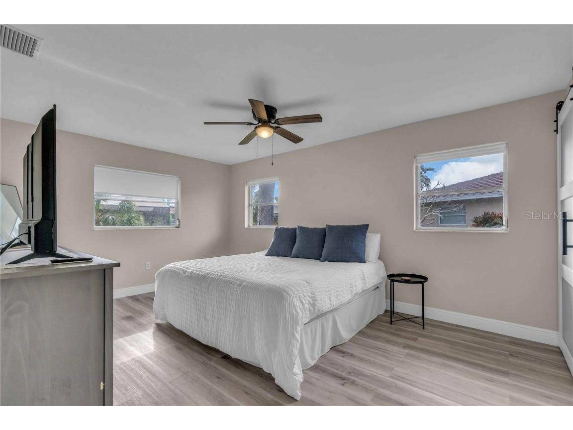 2544 Carlisle Place Sarasota FL 34231 A4665872 image27