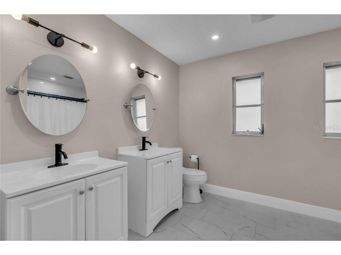 2544 Carlisle Place Sarasota FL 34231 A4665872 image31