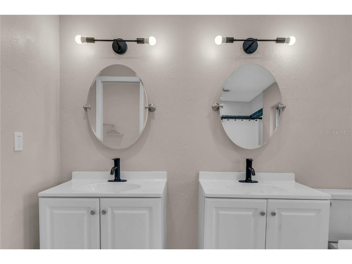 2544 Carlisle Place Sarasota FL 34231 A4665872 image32