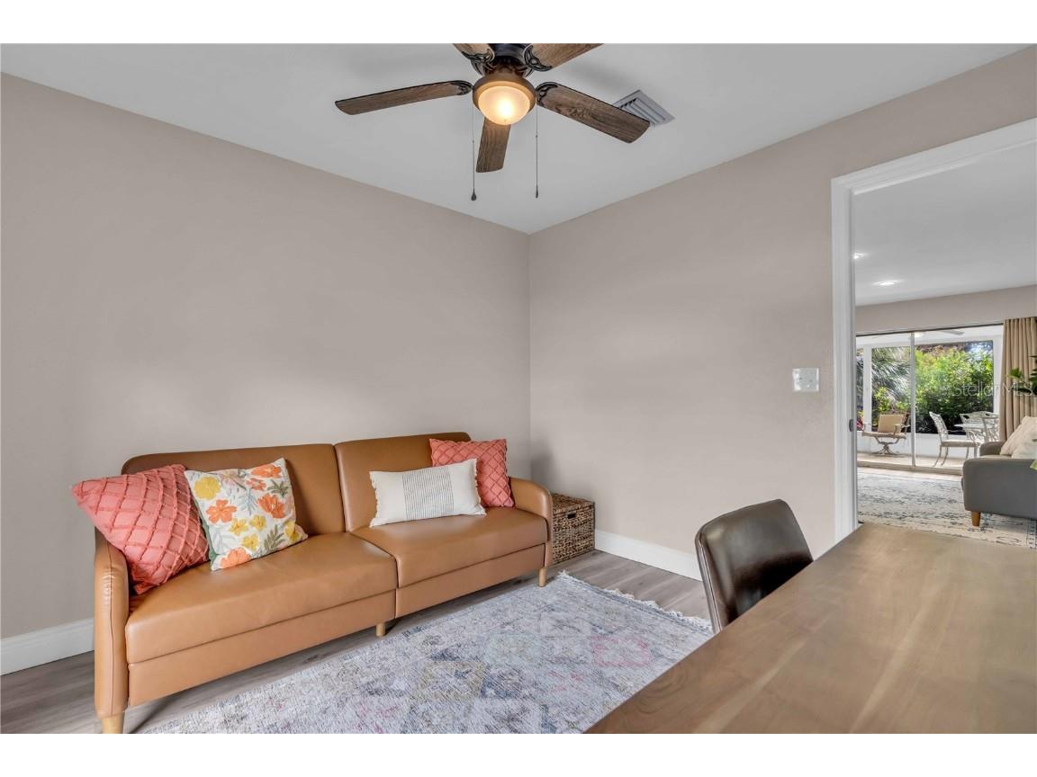 2544 Carlisle Place Sarasota FL 34231 A4665872 image36