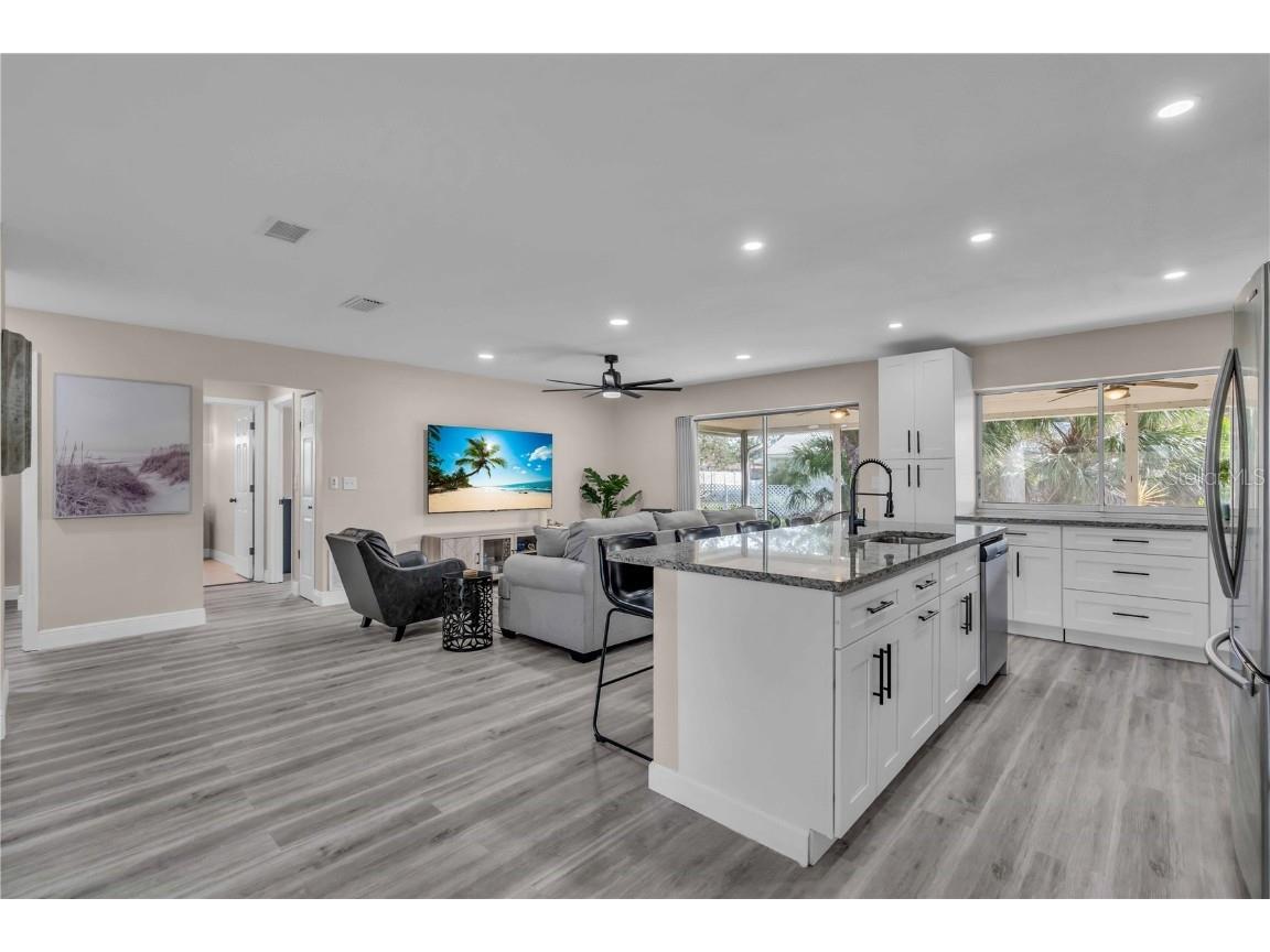 2544 Carlisle Place Sarasota FL 34231 A4665872 image4