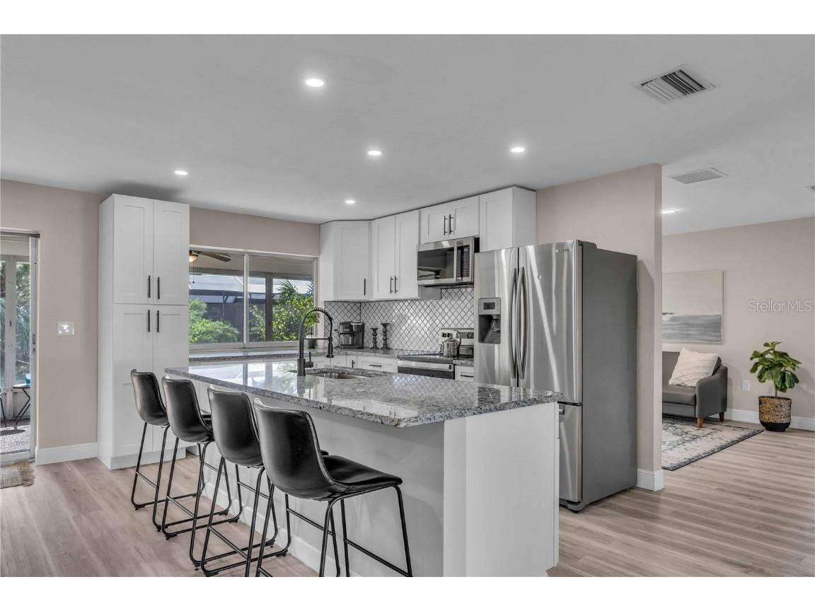 2544 Carlisle Place Sarasota FL 34231 A4665872 image6