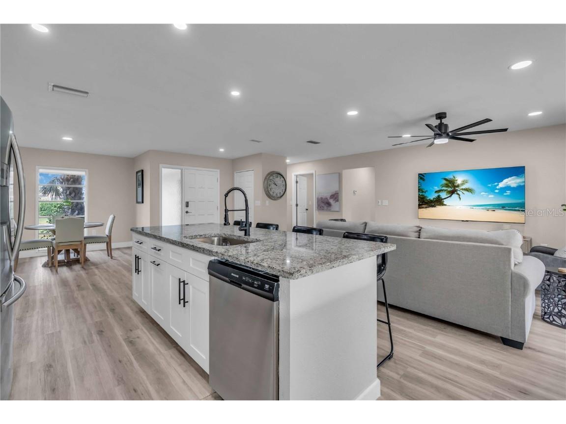 2544 Carlisle Place Sarasota FL 34231 A4665872 image8