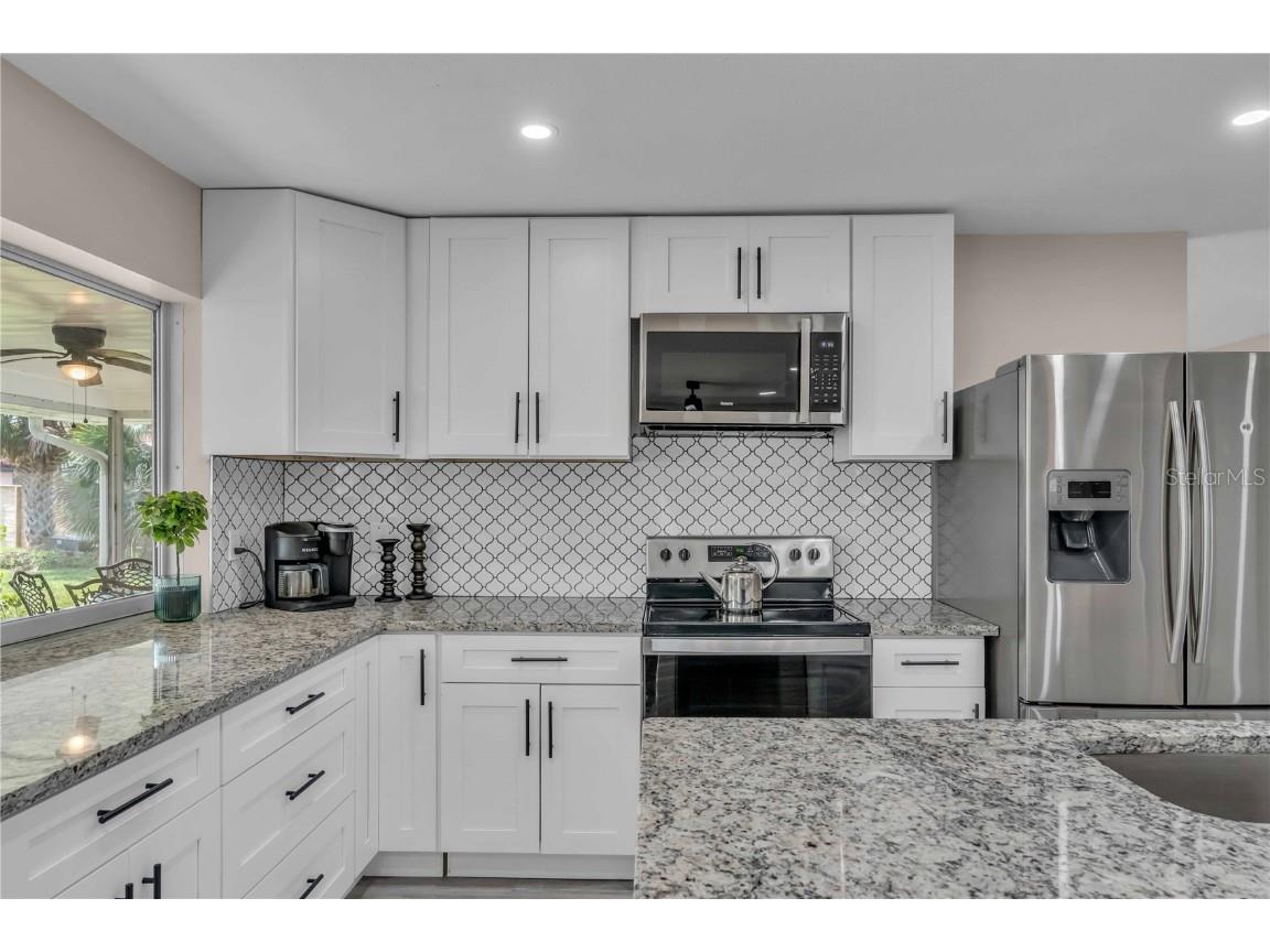 2544 Carlisle Place Sarasota FL 34231 A4665872 image9