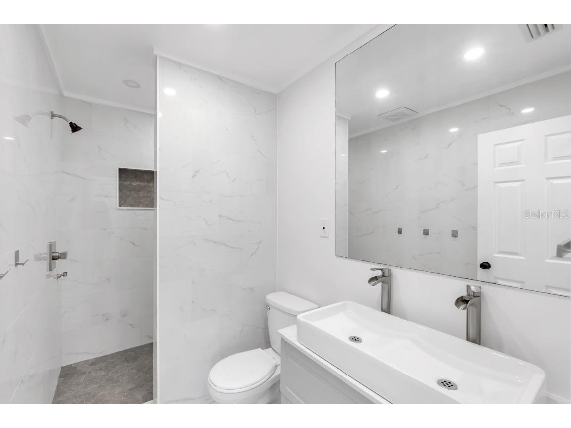 2544 Orsova Way Sarasota FL 34231 A4668849 image17