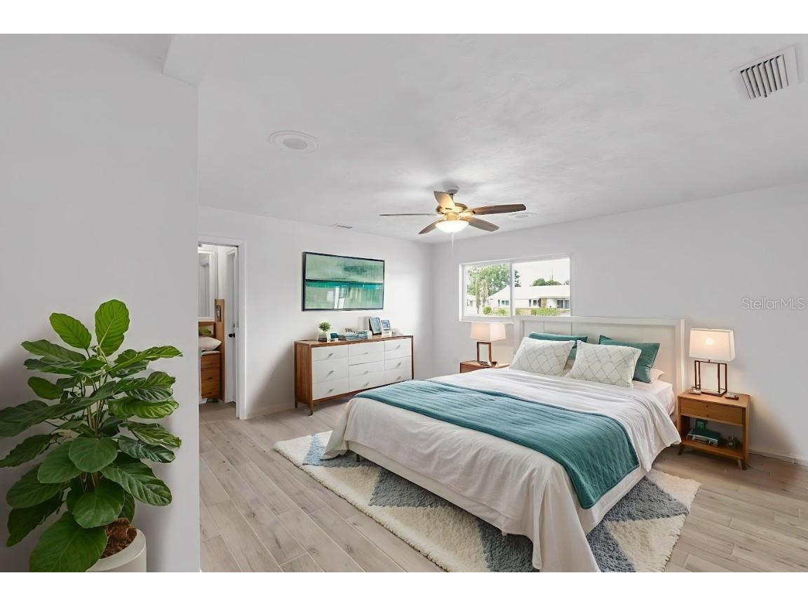 2544 Orsova Way Sarasota FL 34231 A4668849 image40