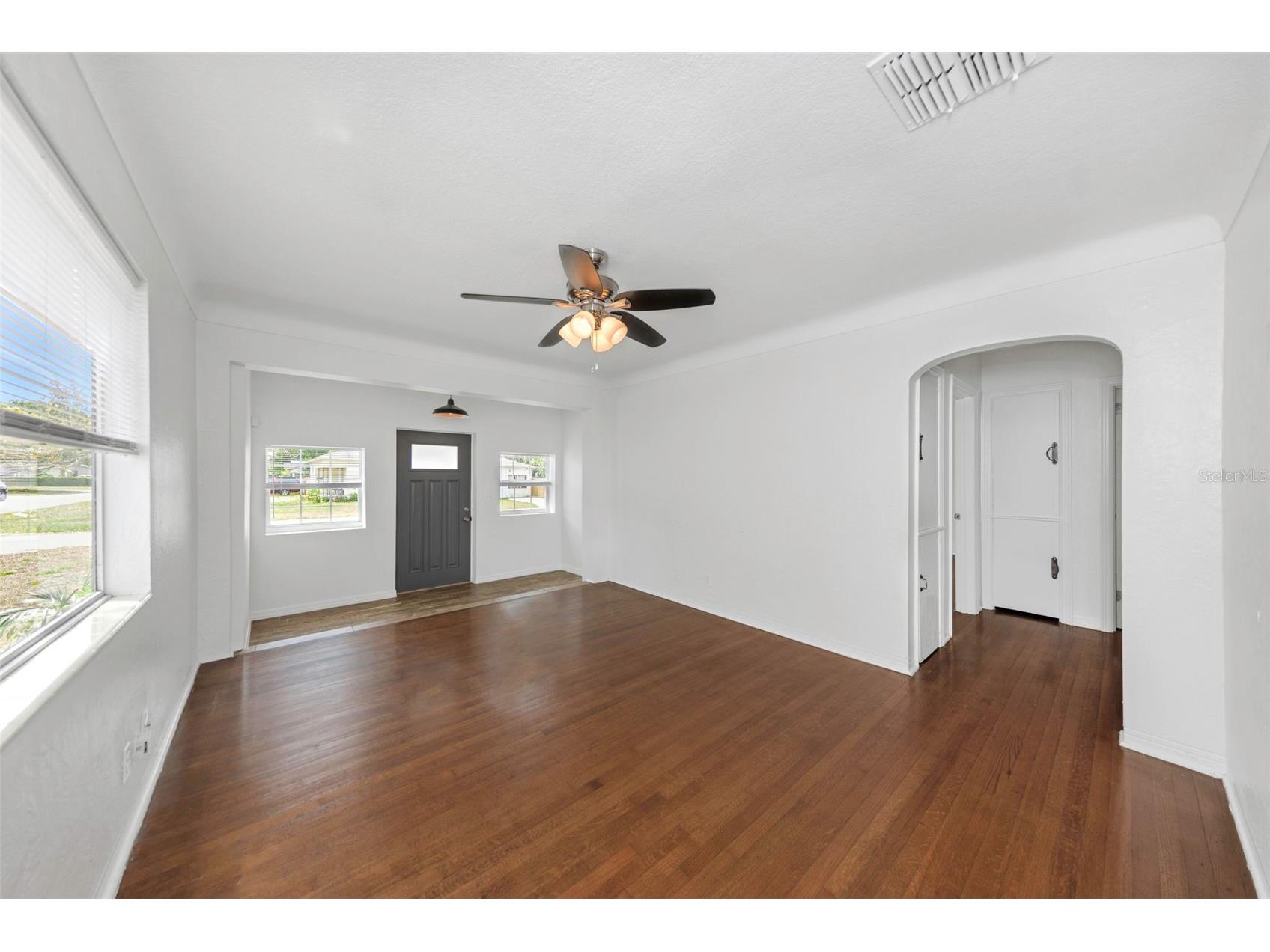 2545 32nd Avenue N Saint Petersburg FL 33713 TB8495464 image6