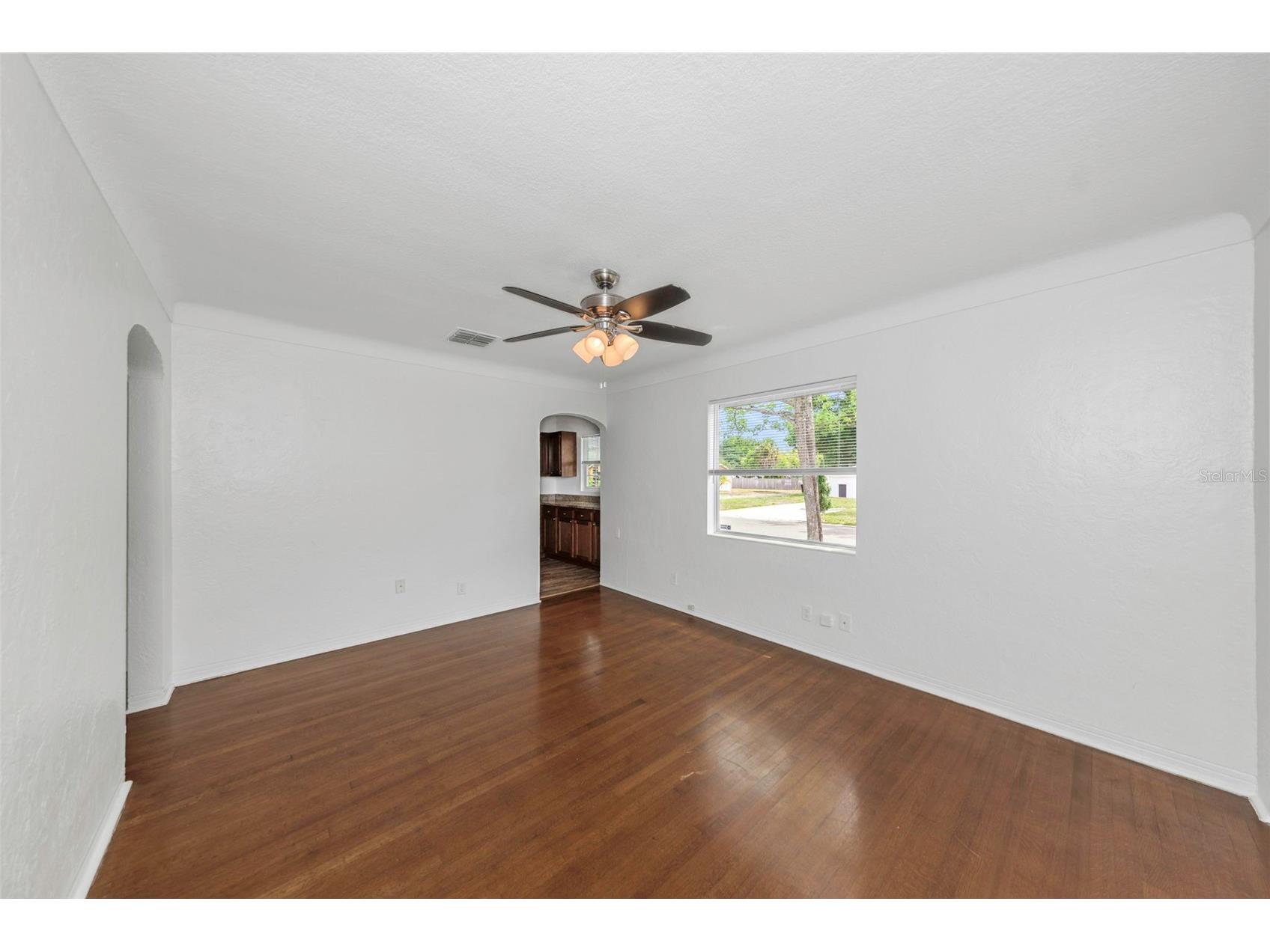 2545 32nd Avenue N Saint Petersburg FL 33713 TB8495464 image7