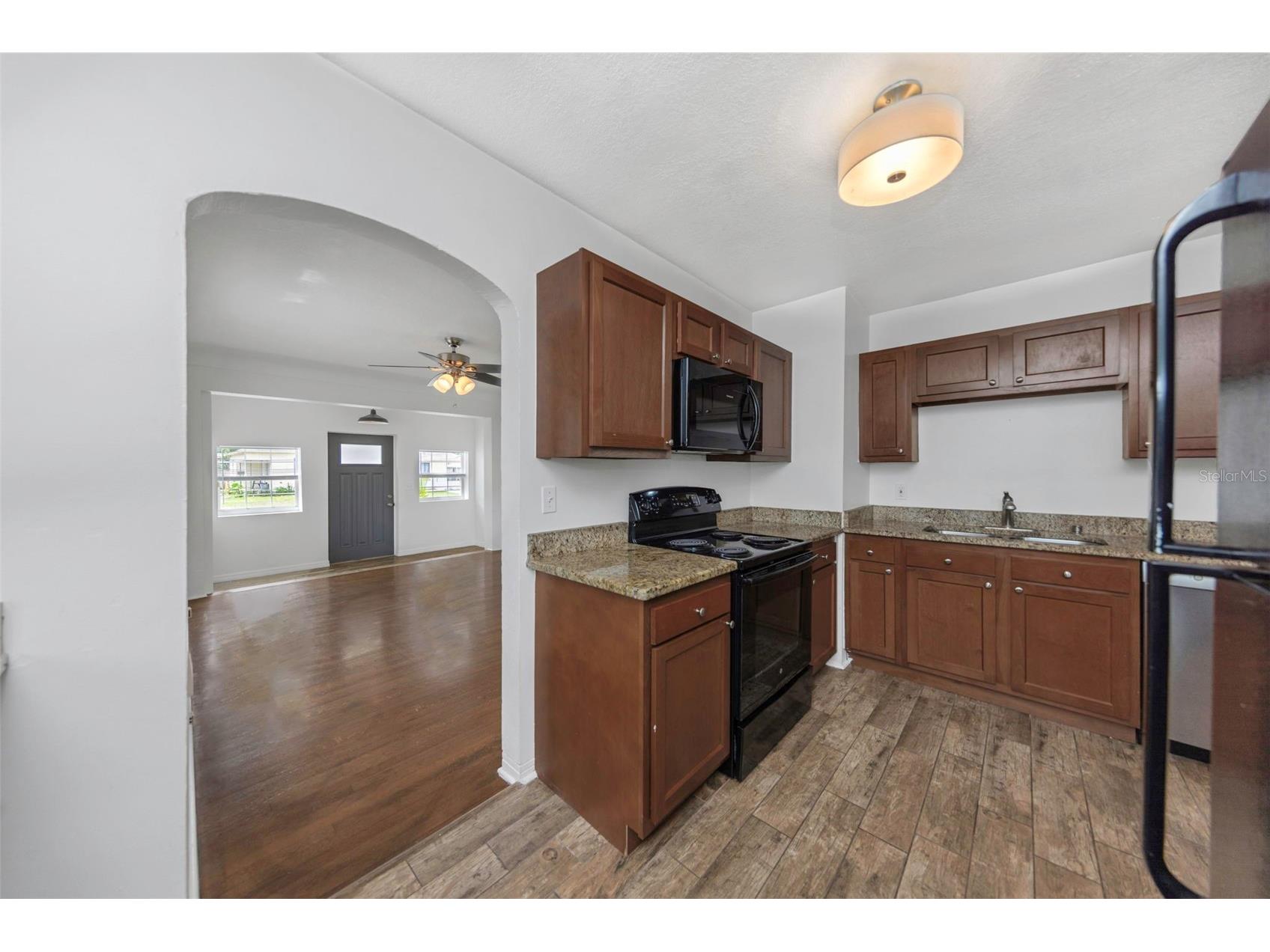 2545 32nd Avenue N Saint Petersburg FL 33713 TB8495464 image8