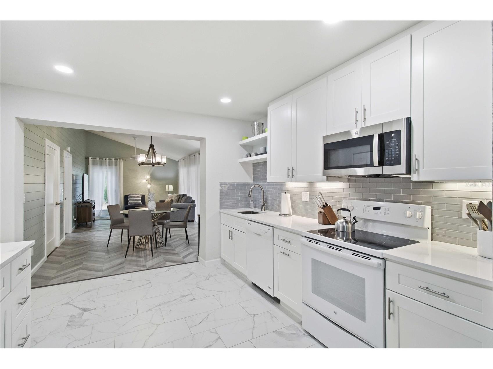 2545 Browning Street Sarasota FL 34237 A4687679 image13