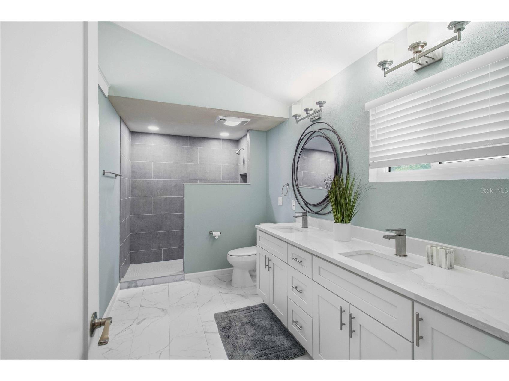 2545 Browning Street Sarasota FL 34237 A4687679 image29