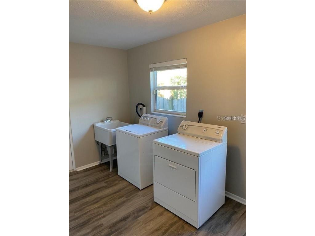 2545 Clipper Ship Way Sarasota FL 34231 A4650667 image8