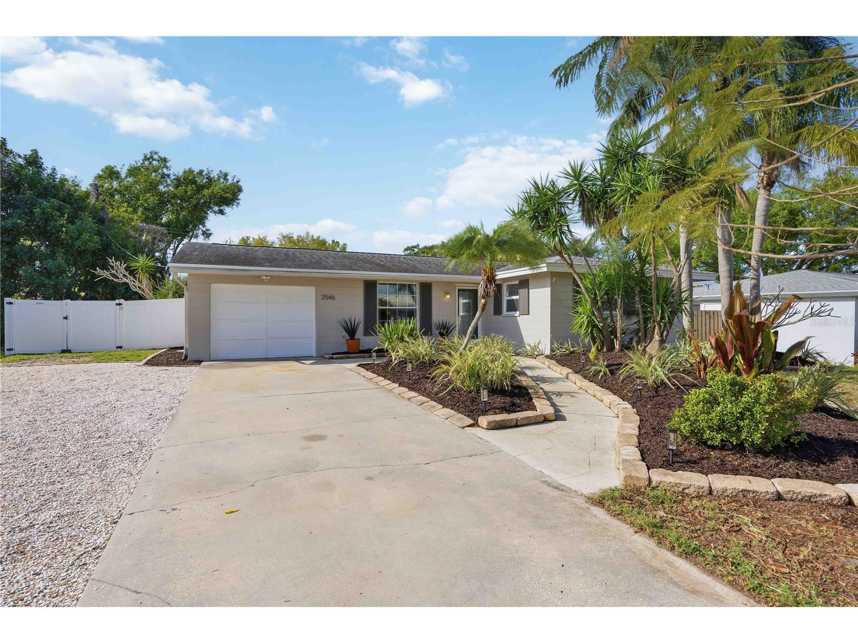 2546 Parma Street Sarasota FL 34231 A4686708 image1