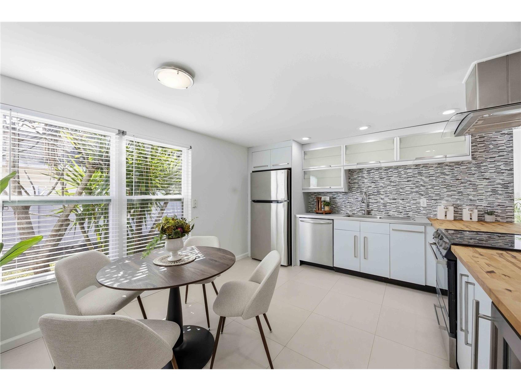 2546 Parma Street Sarasota FL 34231 A4686708 image17