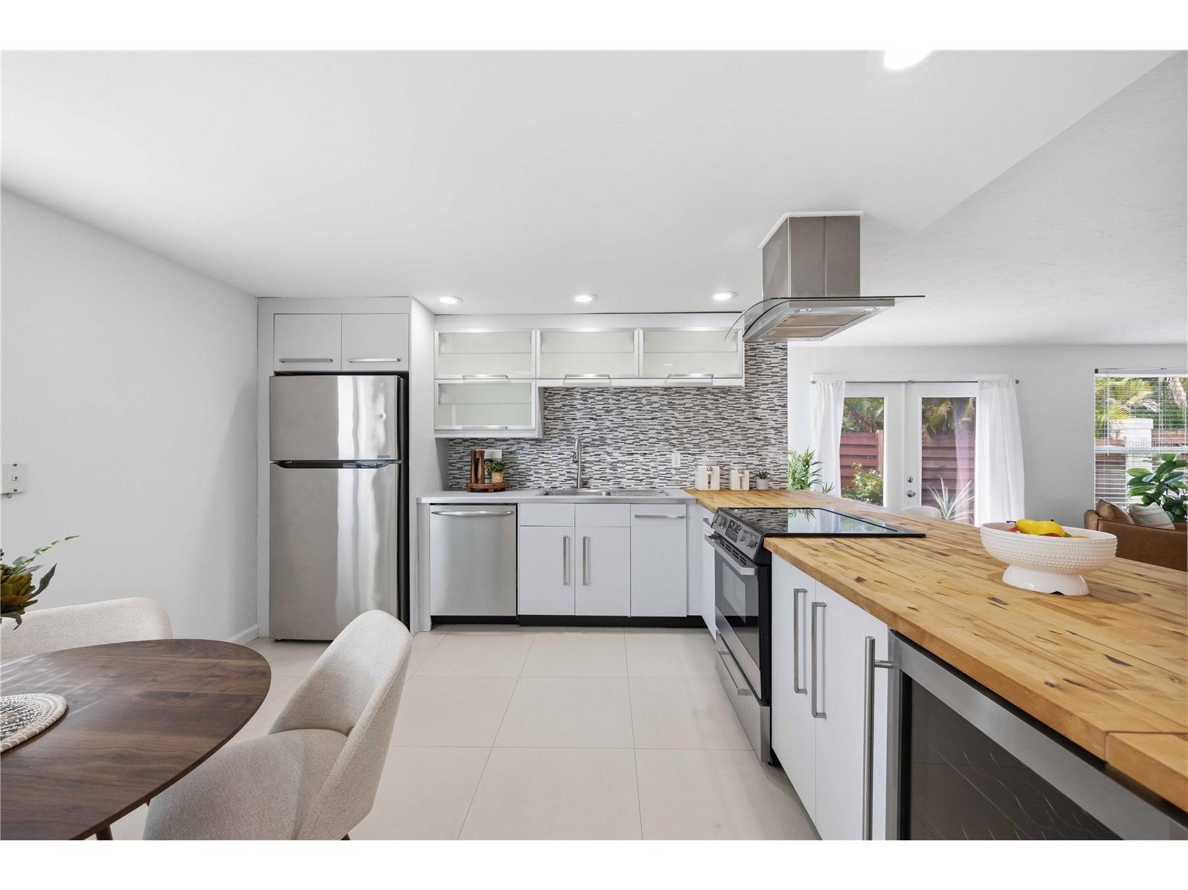 2546 Parma Street Sarasota FL 34231 A4686708 image18