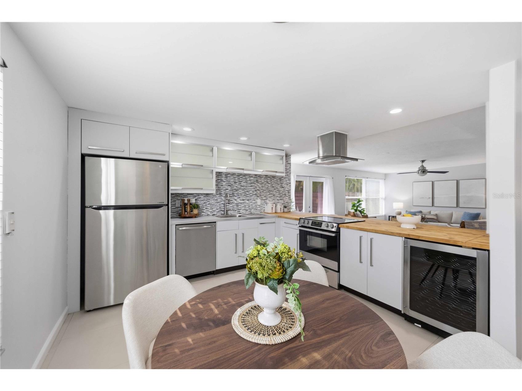 2546 Parma Street Sarasota FL 34231 A4686708 image19