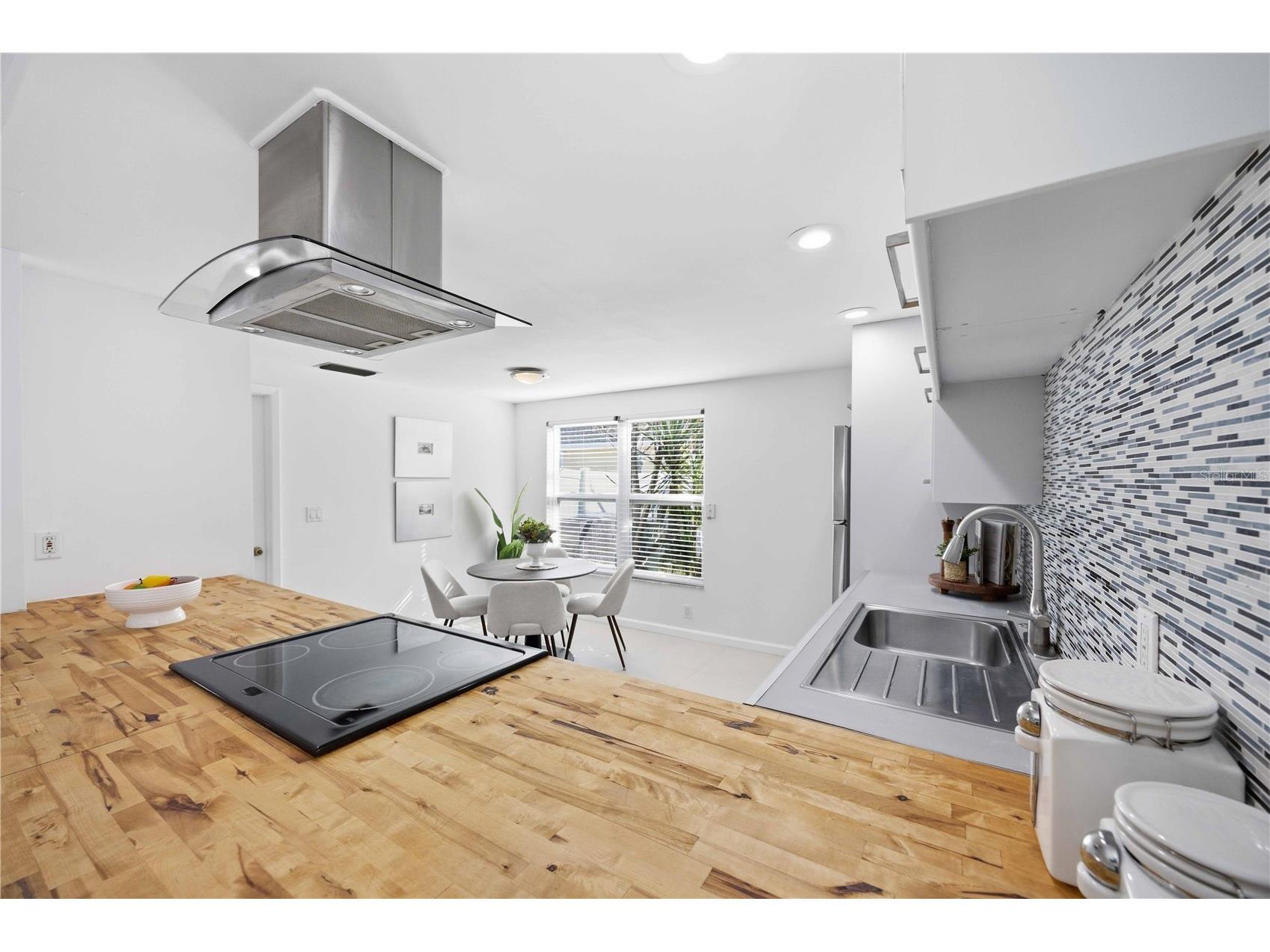 2546 Parma Street Sarasota FL 34231 A4686708 image21