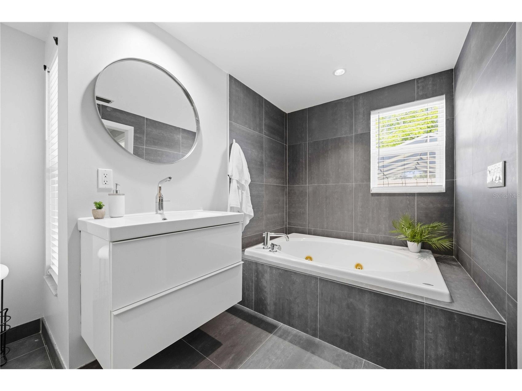 2546 Parma Street Sarasota FL 34231 A4686708 image31