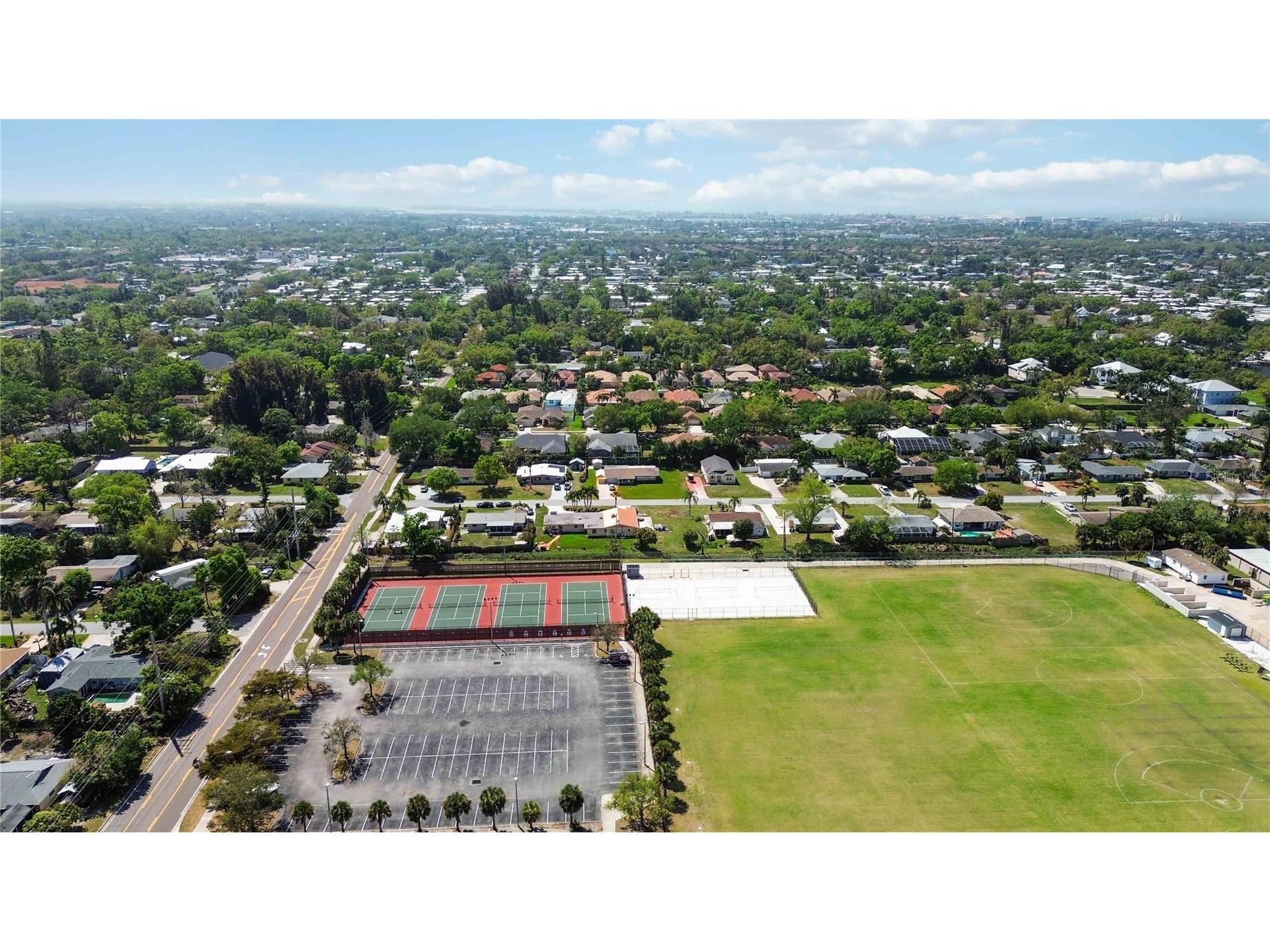 2546 Parma Street Sarasota FL 34231 A4686708 image68