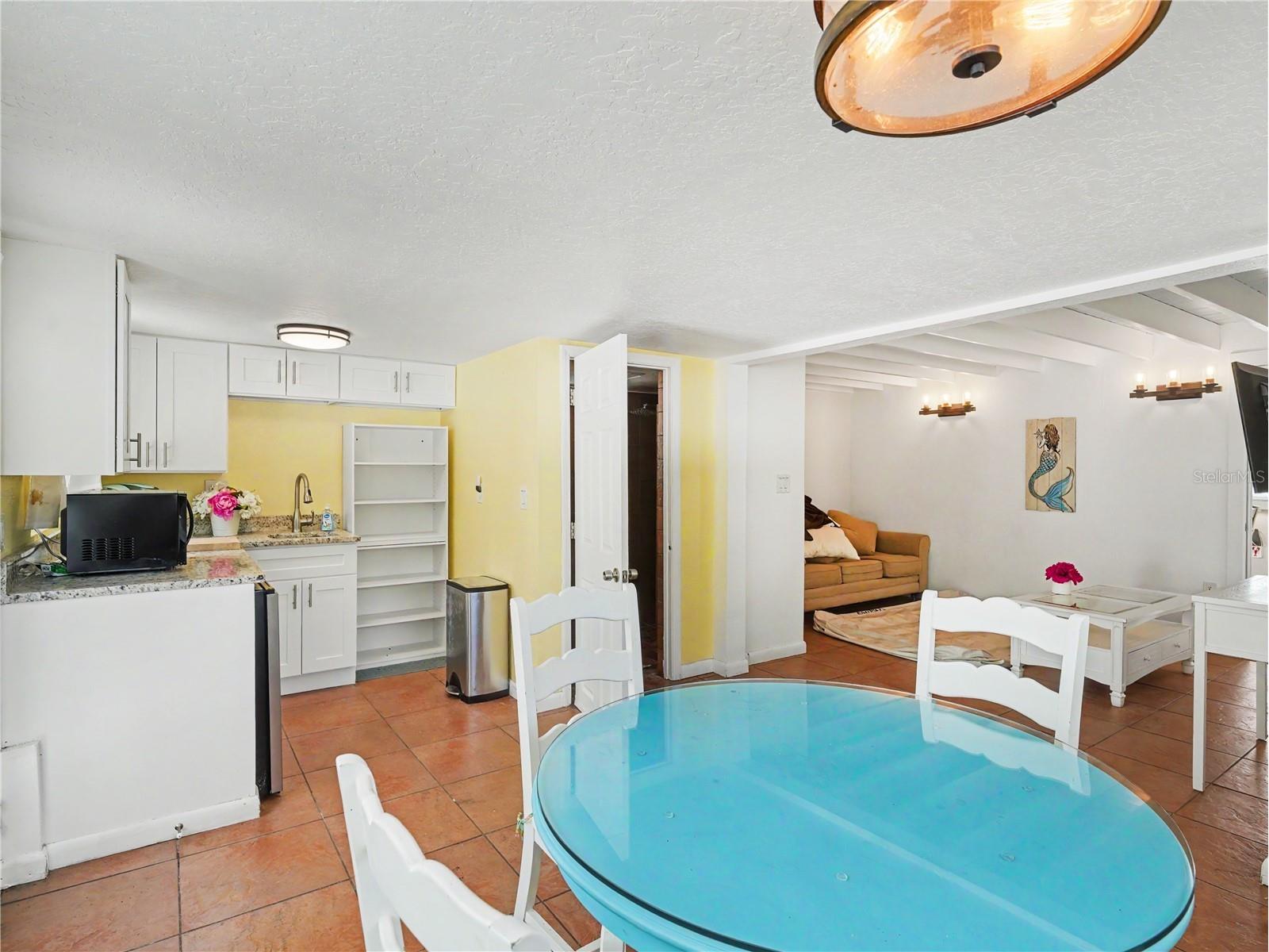 2547 Bahia Vista Street Sarasota FL 34239 A4696476 image10