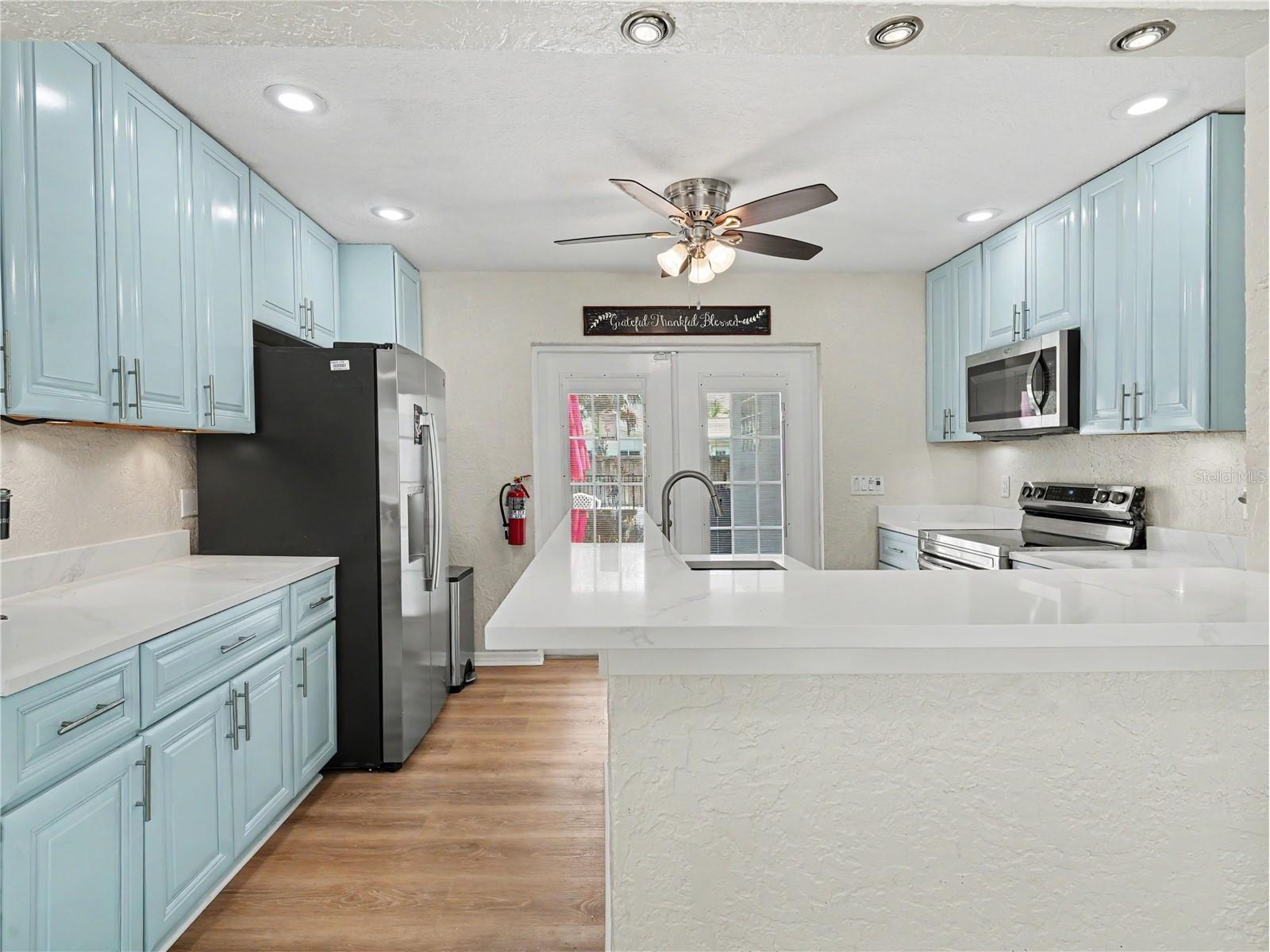 2547 Bahia Vista Street Sarasota FL 34239 A4696476 image11