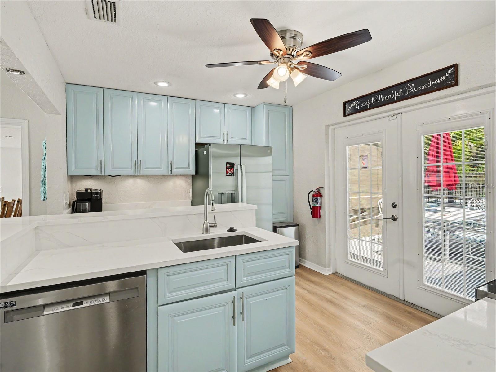 2547 Bahia Vista Street Sarasota FL 34239 A4696476 image12