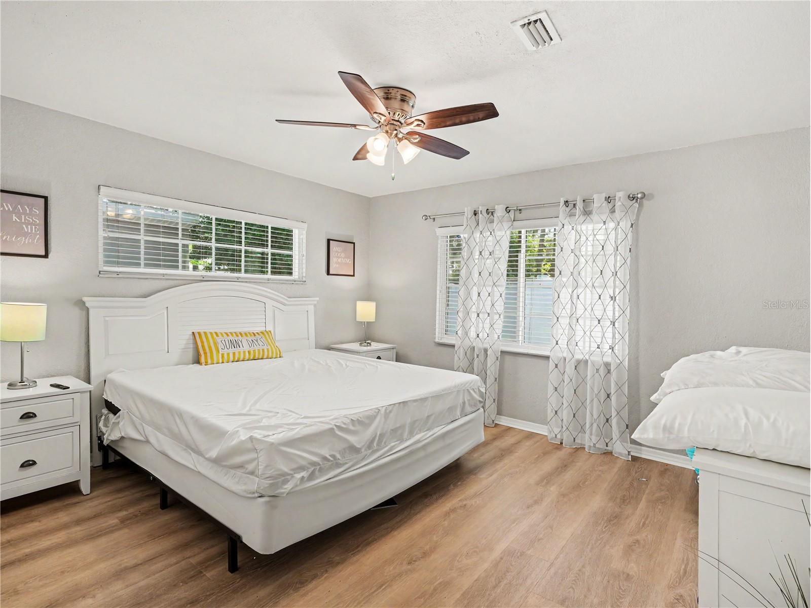 2547 Bahia Vista Street Sarasota FL 34239 A4696476 image13