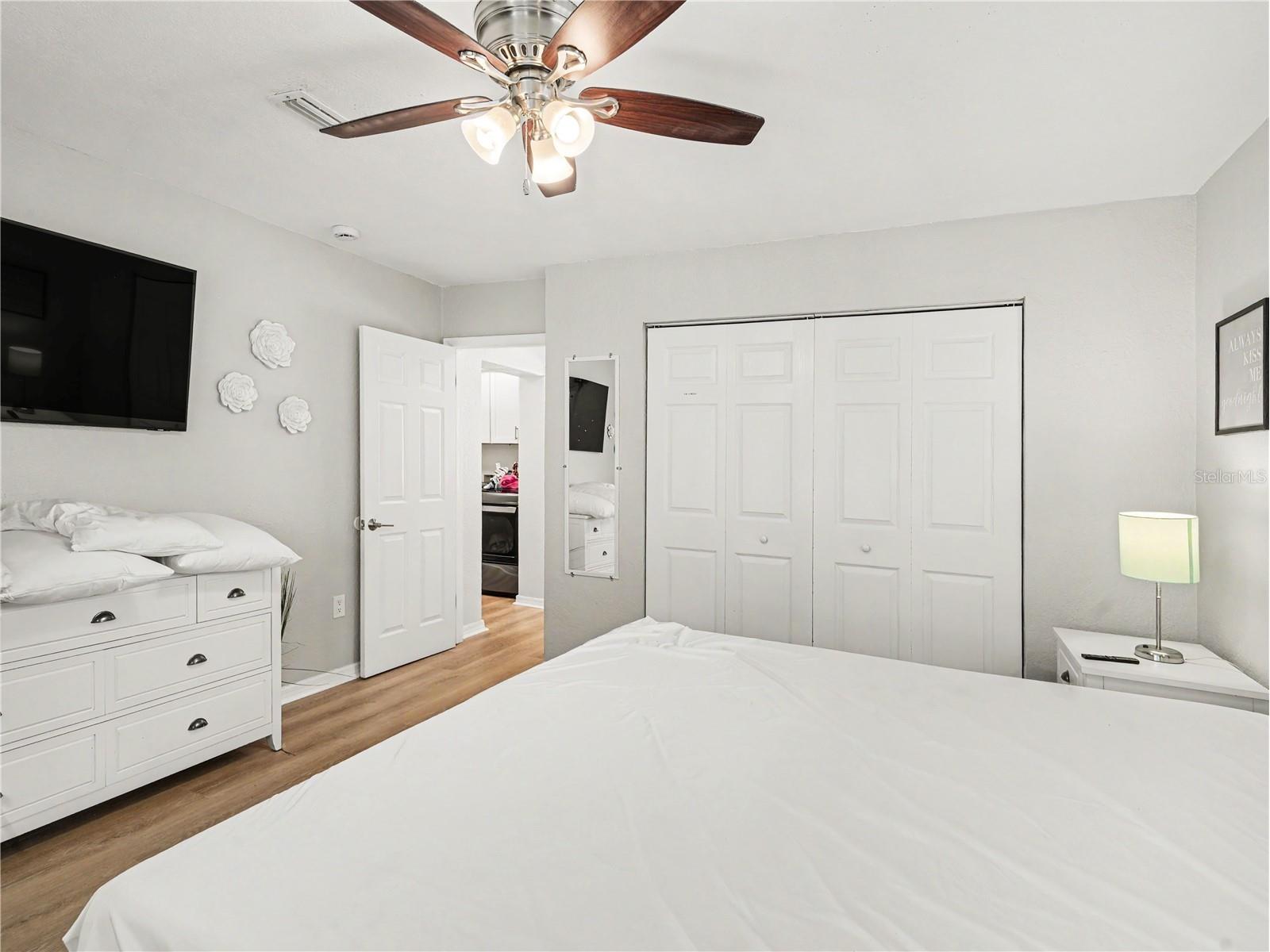 2547 Bahia Vista Street Sarasota FL 34239 A4696476 image14