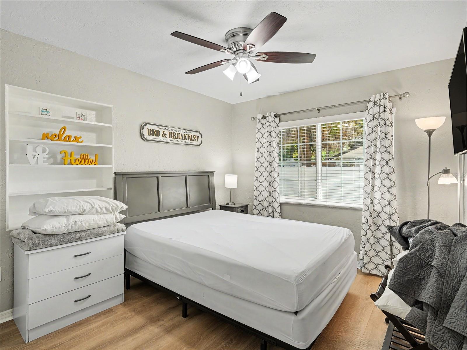 2547 Bahia Vista Street Sarasota FL 34239 A4696476 image15