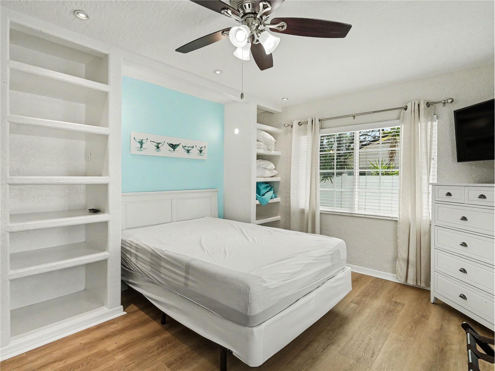 2547 Bahia Vista Street Sarasota FL 34239 A4696476 image18