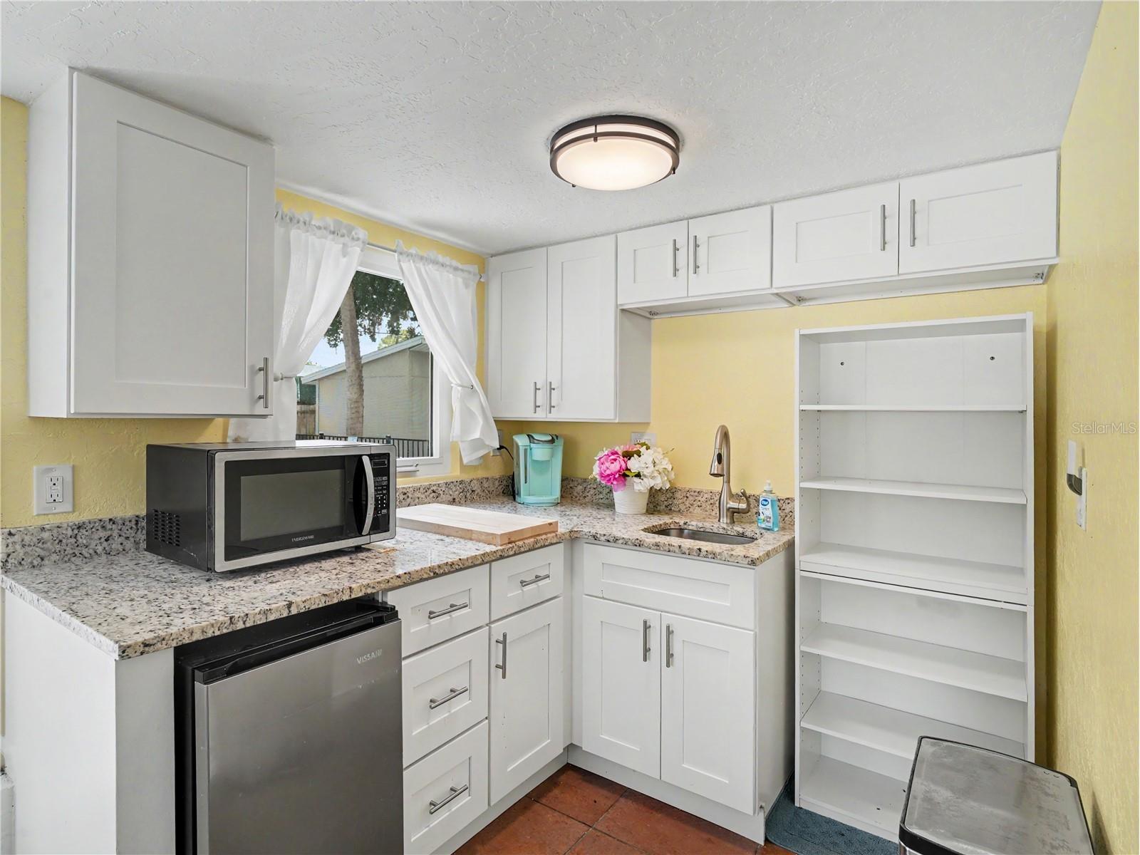 2547 Bahia Vista Street Sarasota FL 34239 A4696476 image20