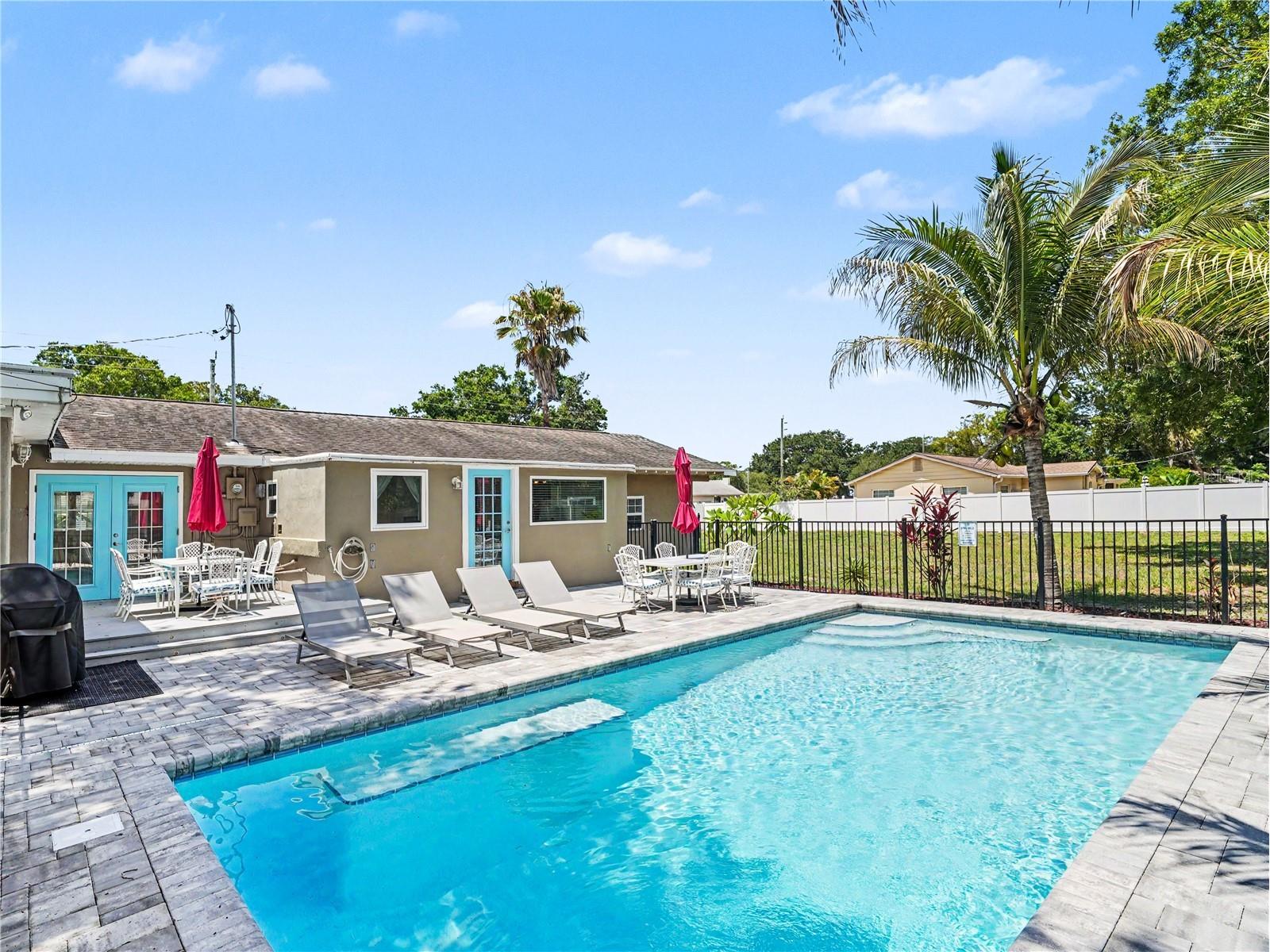 2547 Bahia Vista Street Sarasota FL 34239 A4696476 image26