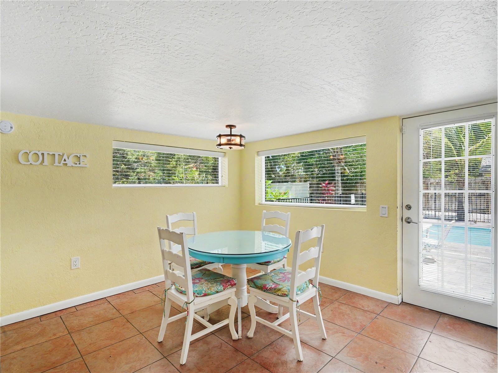 2547 Bahia Vista Street Sarasota FL 34239 A4696476 image9