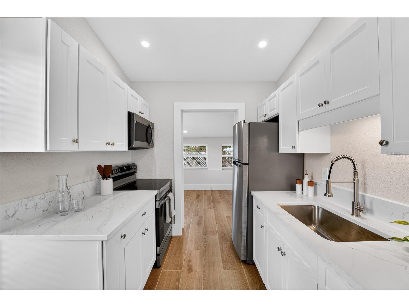 2547 Loma Linda Street Sarasota FL 34239 TB8456707 image10