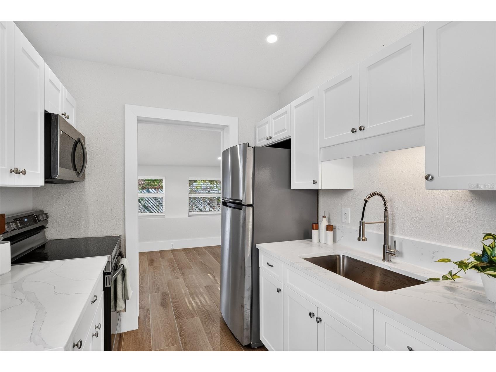 2547 Loma Linda Street Sarasota FL 34239 TB8456707 image11