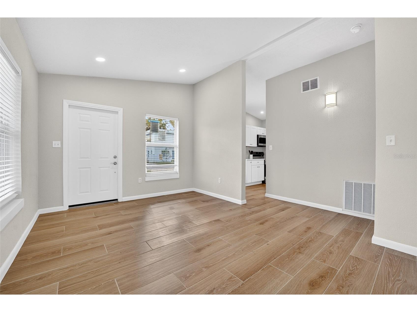 2547 Loma Linda Street Sarasota FL 34239 TB8456707 image5