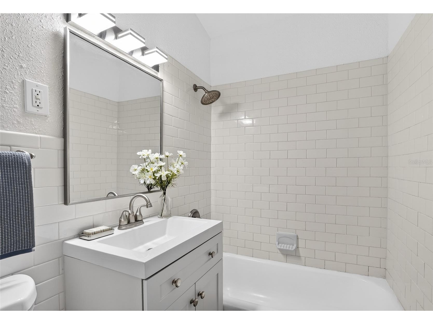 2547 Loma Linda Street Sarasota FL 34239 TB8456707 image9