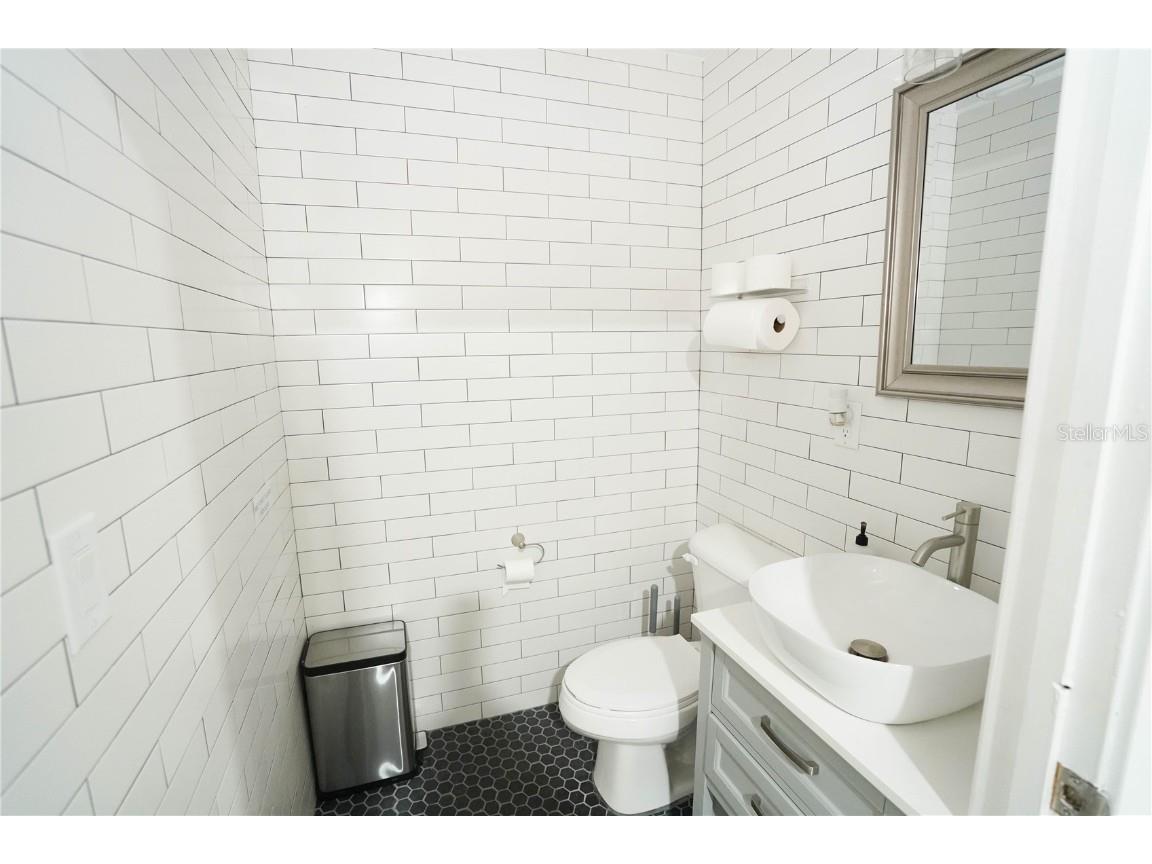 2548 30th Avenue N Saint Petersburg FL 33713 TB8442138 image9