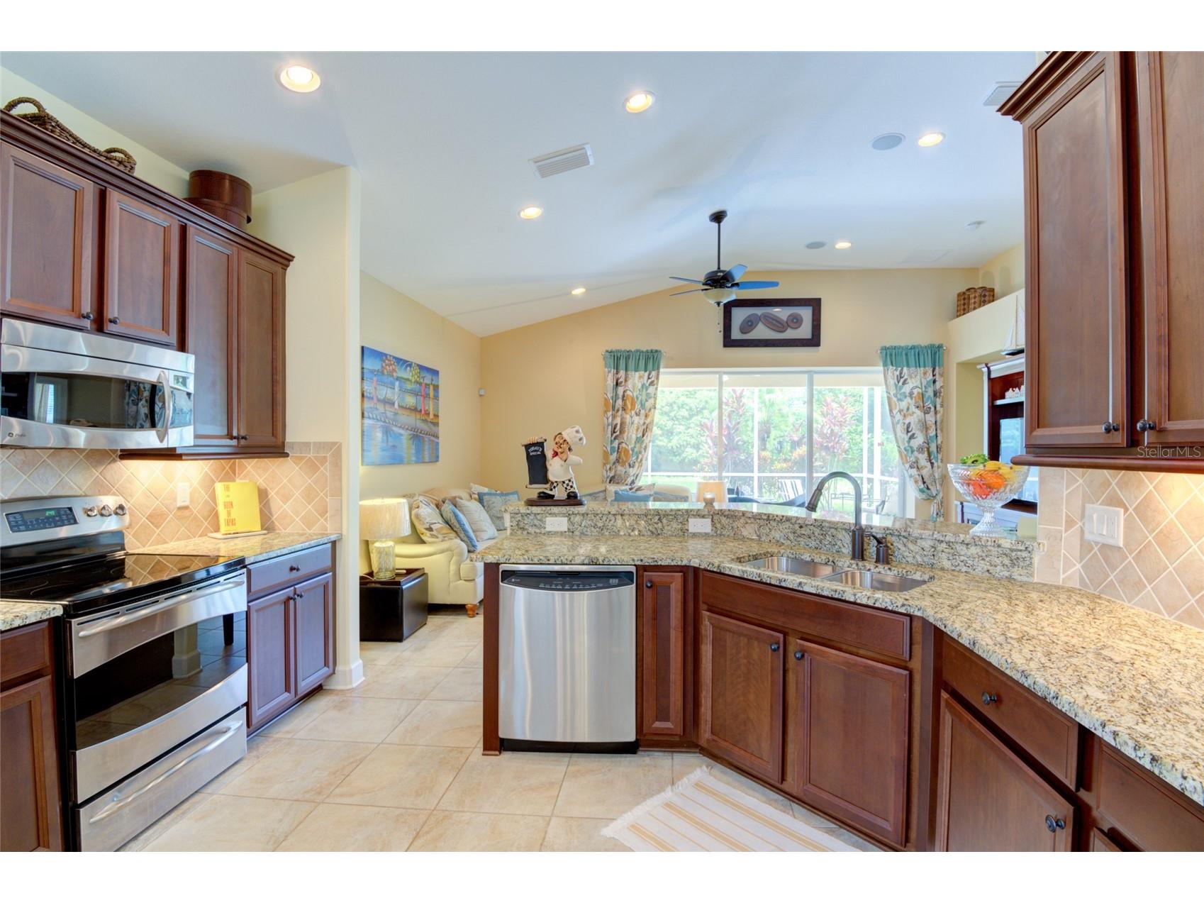 2548 Cortenova Court Venice FL 34292 A4678165 image13