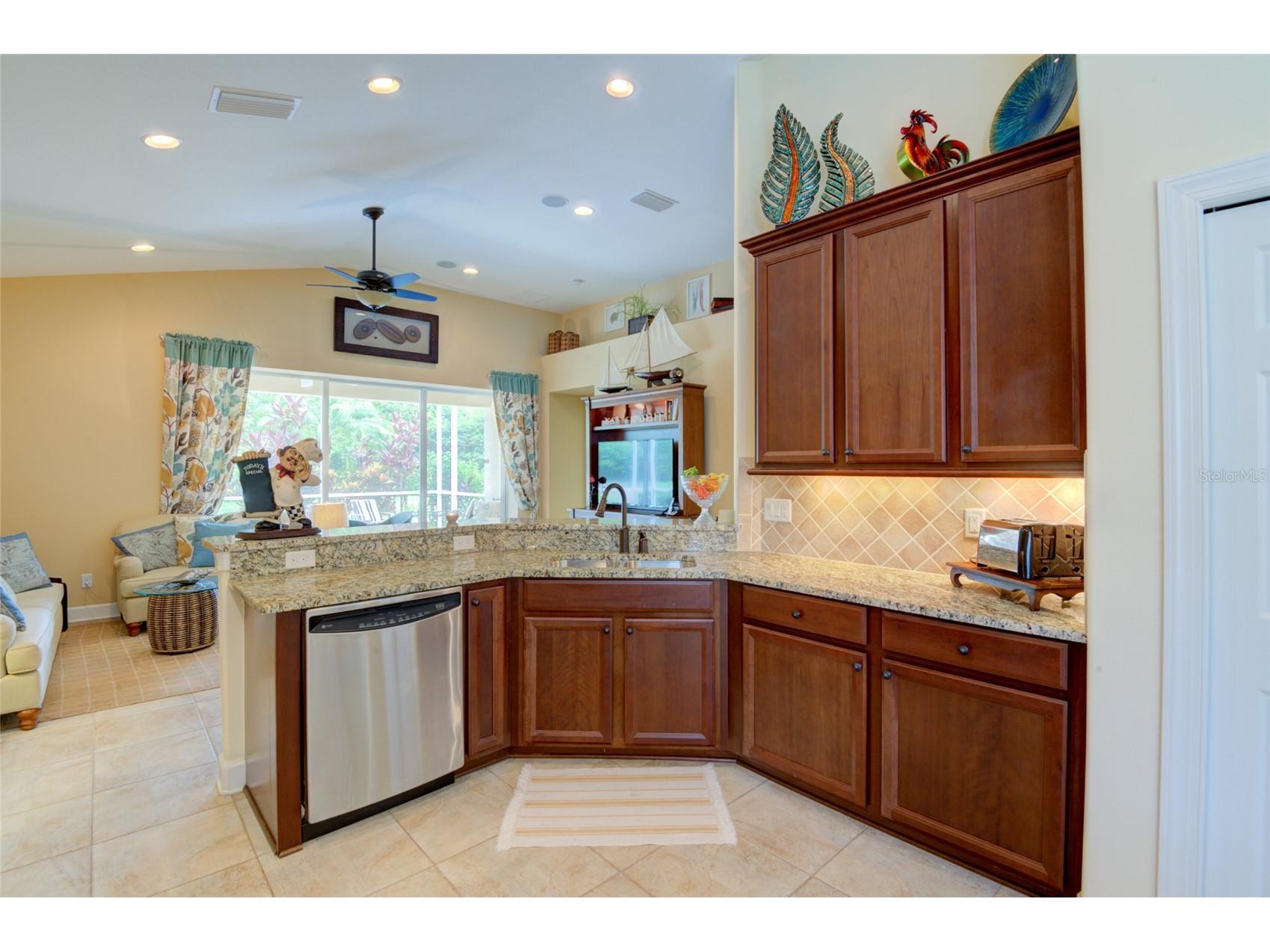 2548 Cortenova Court Venice FL 34292 A4678165 image15