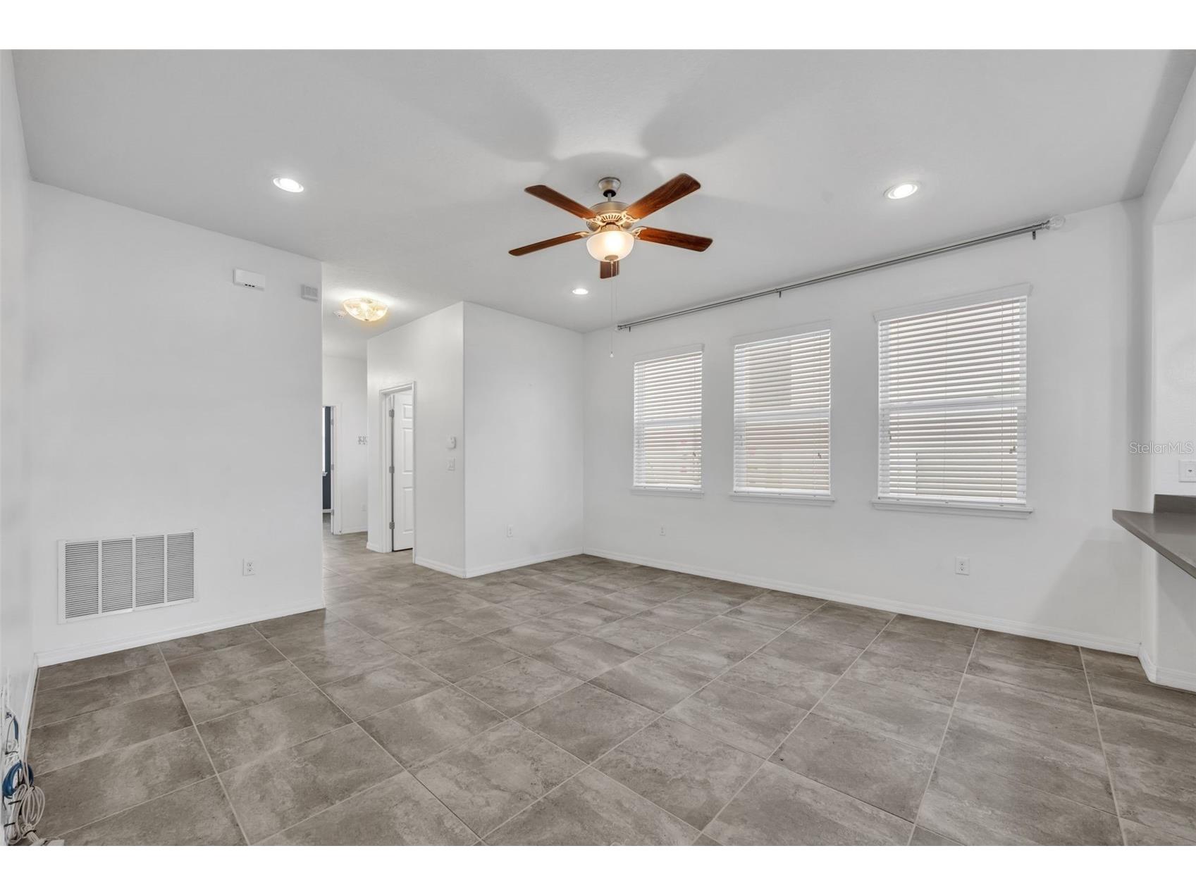 2548 Nouveau Way Kissimmee FL 34741 O6406595 image5