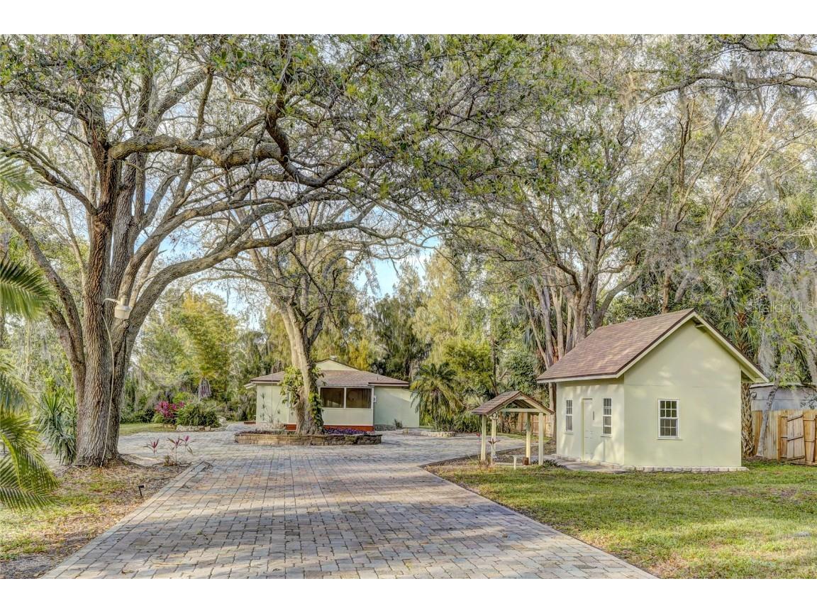 2549 19th Street Sarasota FL 34234 A4560514 image1