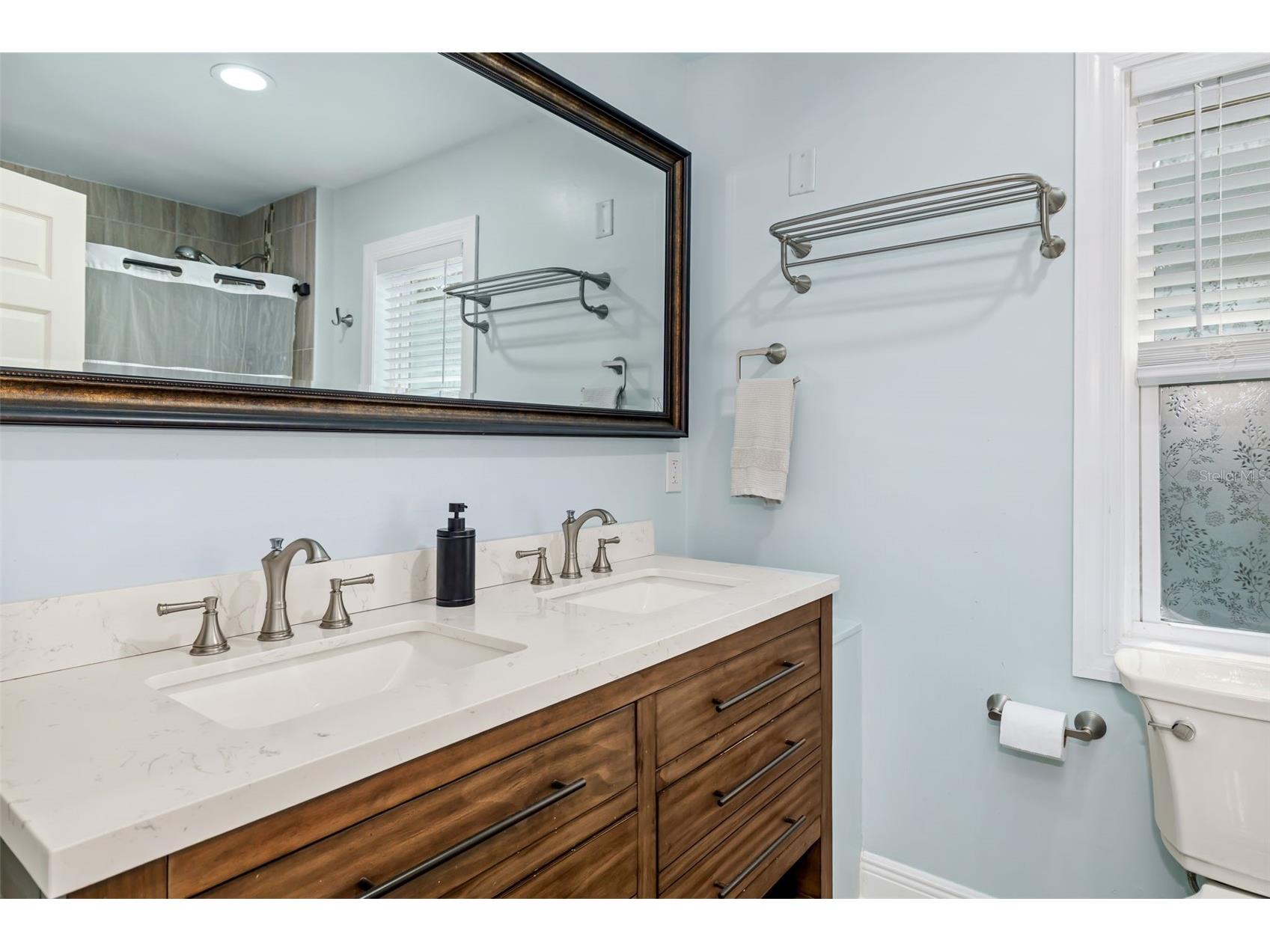 2549 19th Street Sarasota FL 34234 A4693028 image18
