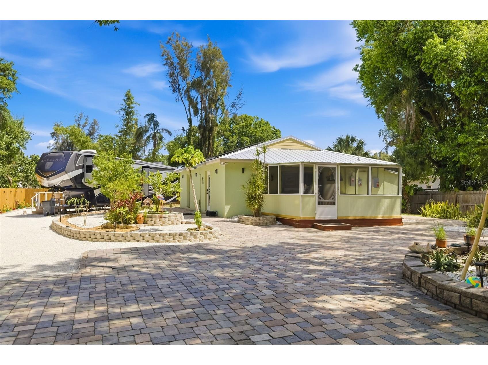2549 19th Street Sarasota FL 34234 A4693028 image24