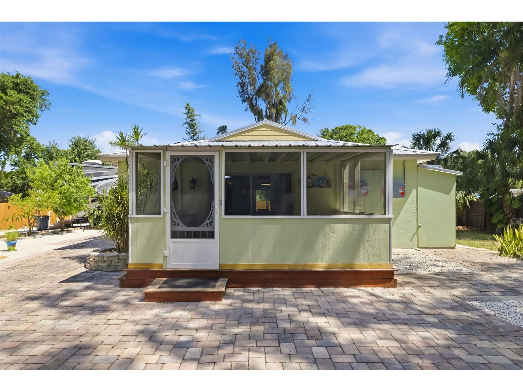 2549 19th Street Sarasota FL 34234 A4693028 image25