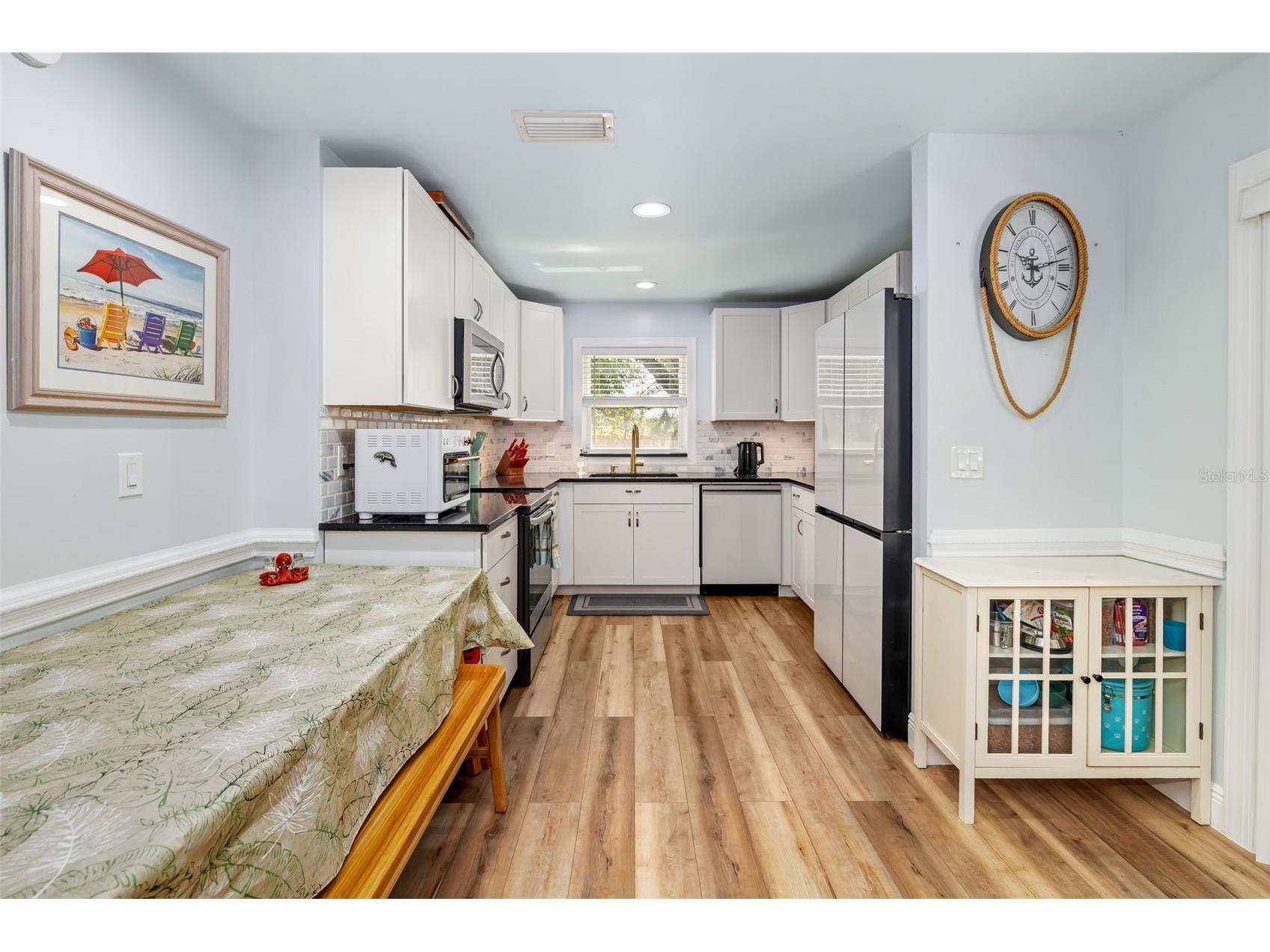 2549 19th Street Sarasota FL 34234 A4693028 image6