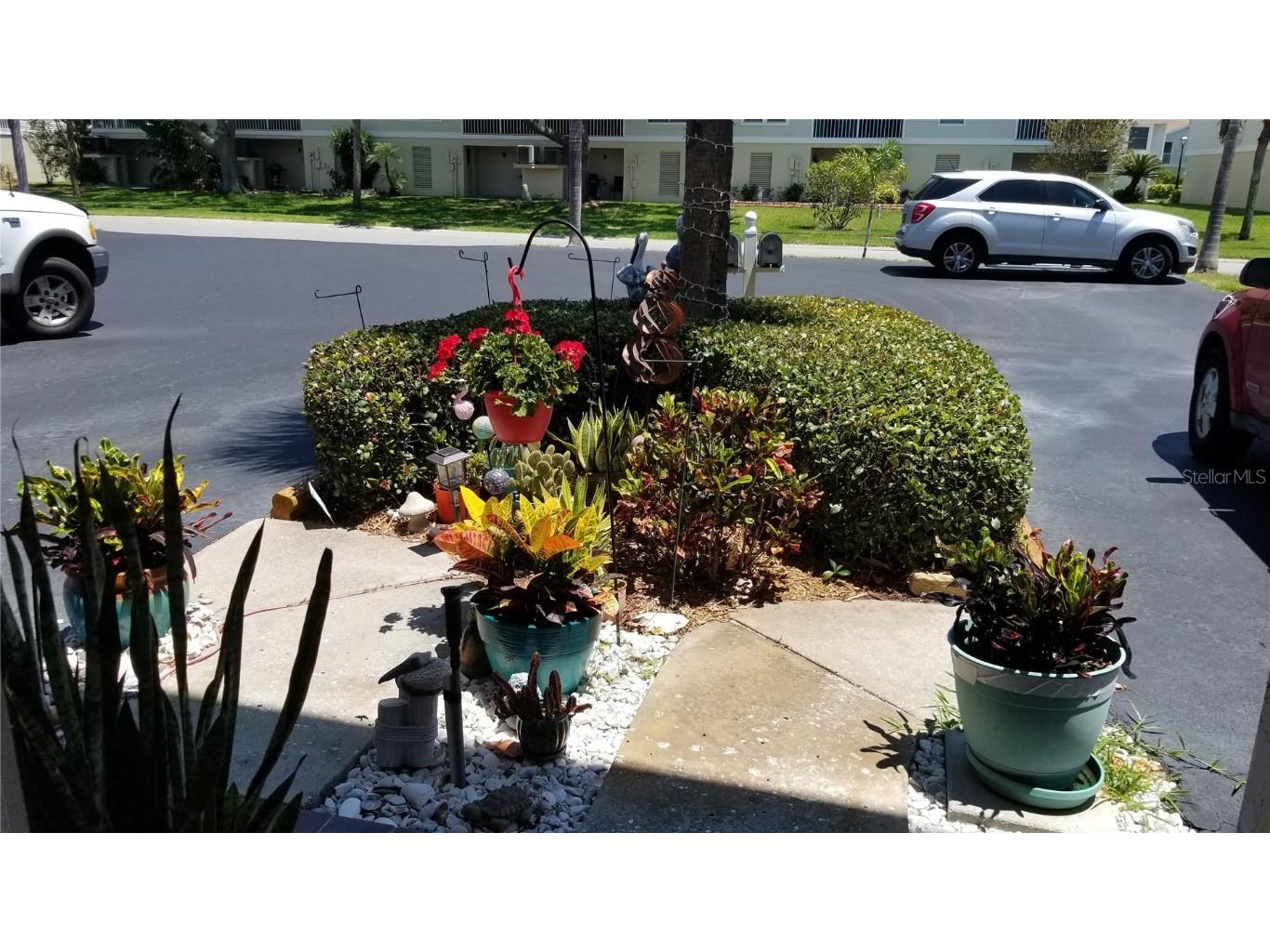 255 Capri Circle N #17 Treasure Island FL 33706 TB8338453 image3