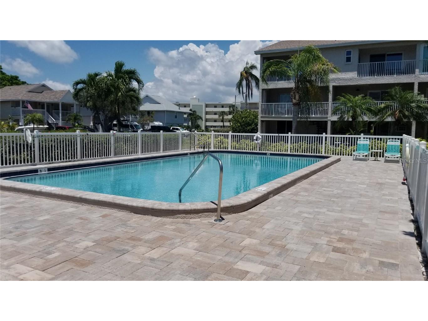 255 Capri Circle N #17 Treasure Island FL 33706 TB8338453 image5